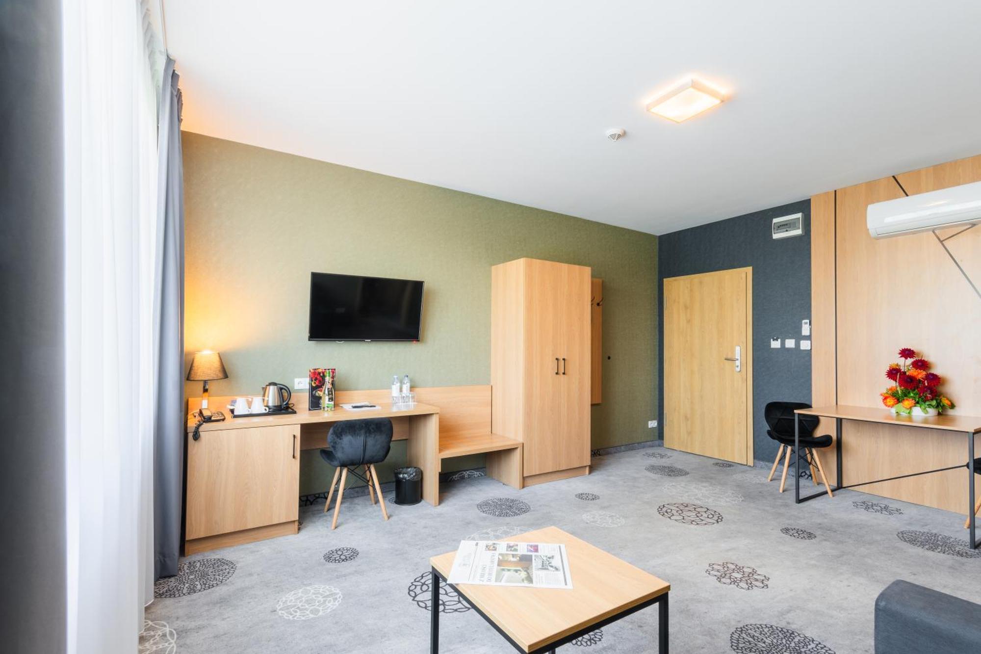 ביטום Hotel Lantier Wellness & Spa מראה חיצוני תמונה